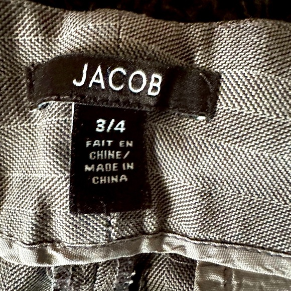 Jacob Woman’s Capris - Picture 2 of 2